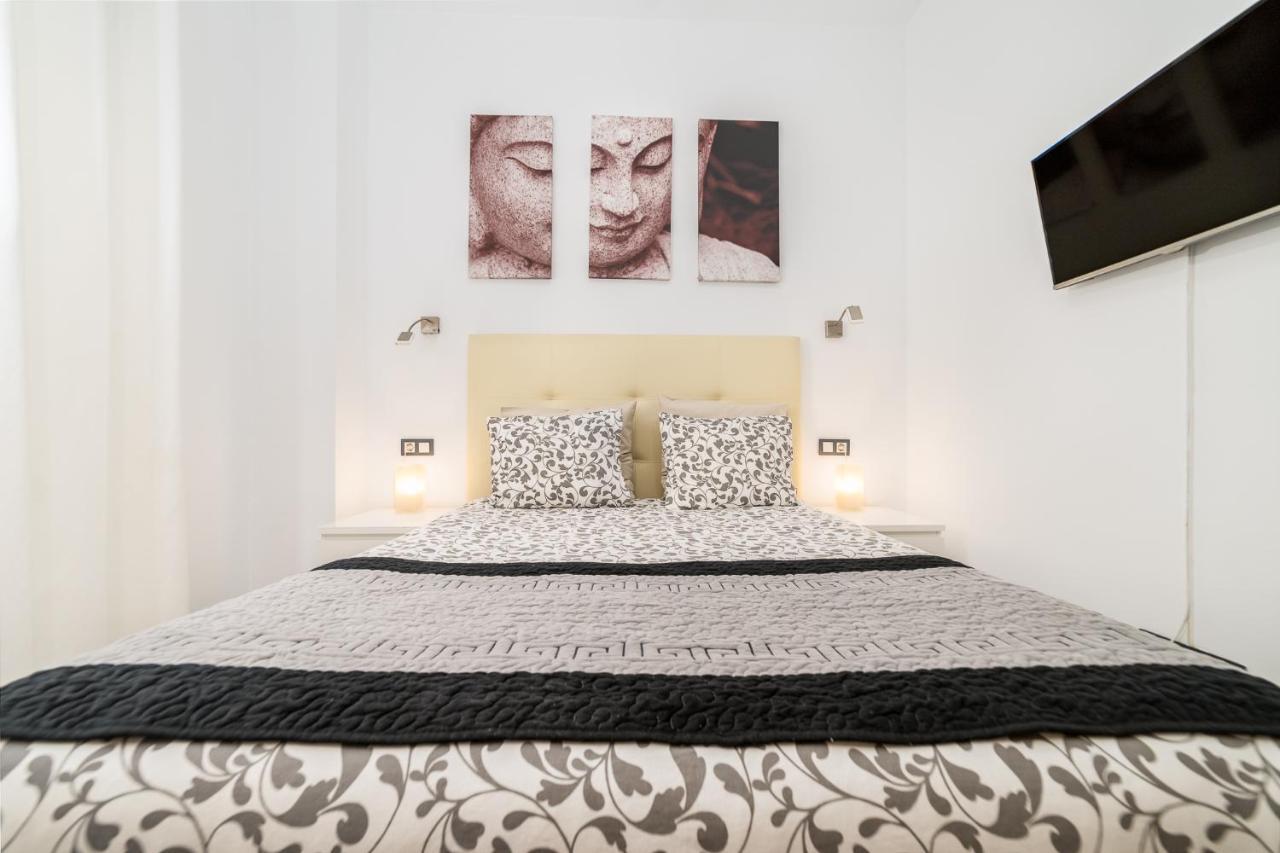 Malaga Suite Picasso With Swimming Pool And Parking In The Center! Exterior photo